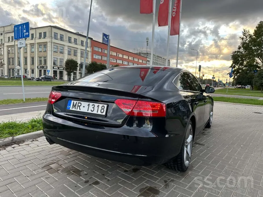 Audi A5 2010 photo 2