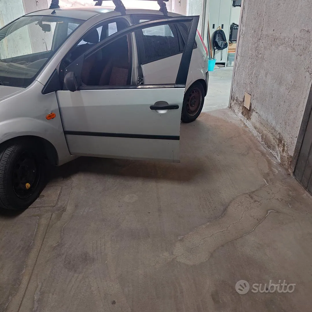 Ford Fiesta 2004 photo 4