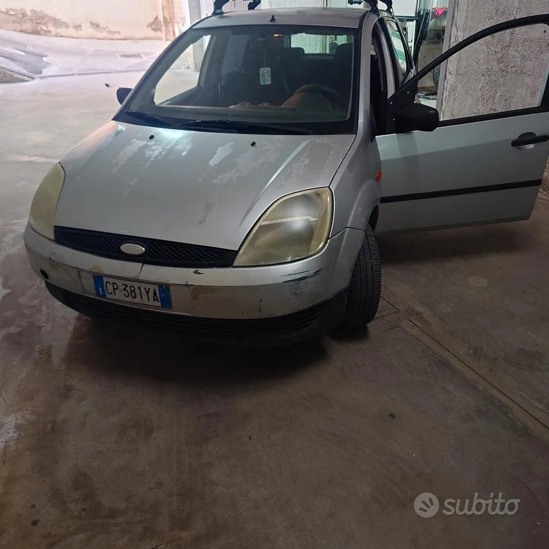 Ford Fiesta 2004 photo 3