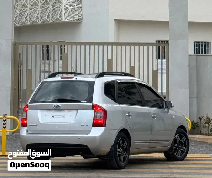 Kia Carens 2009 photo 4
