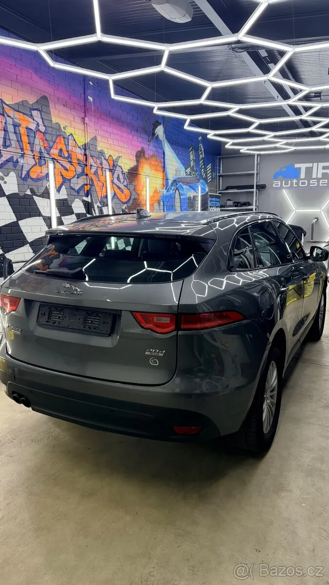 Jaguar F-Pace 2018 photo 4