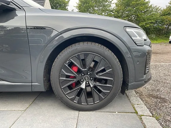 Audi Q8 E-Tron 2023 photo 3