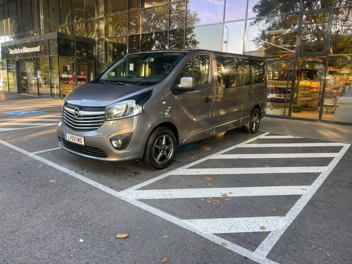 Opel Vivaro 2016 photo 2