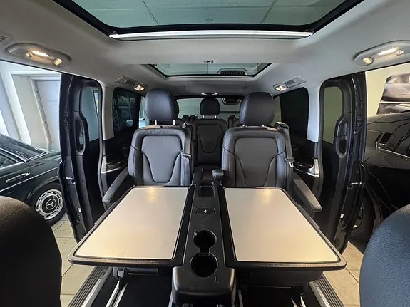 Mercedes-Benz Eqv300 2023 photo 4