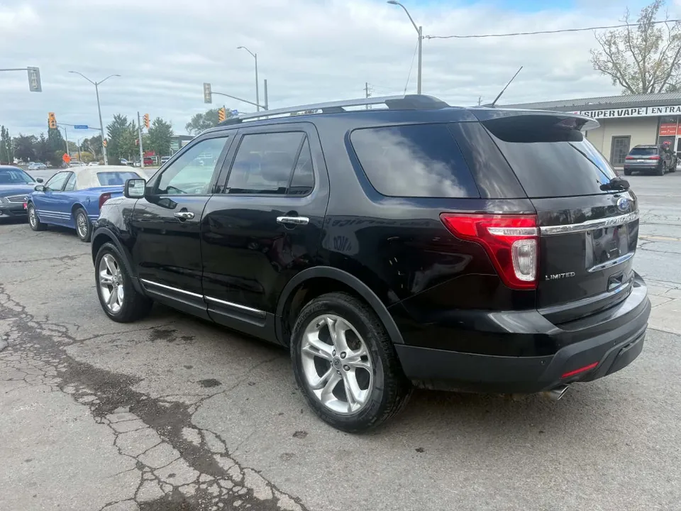 Ford Explorer 2011 photo 4
