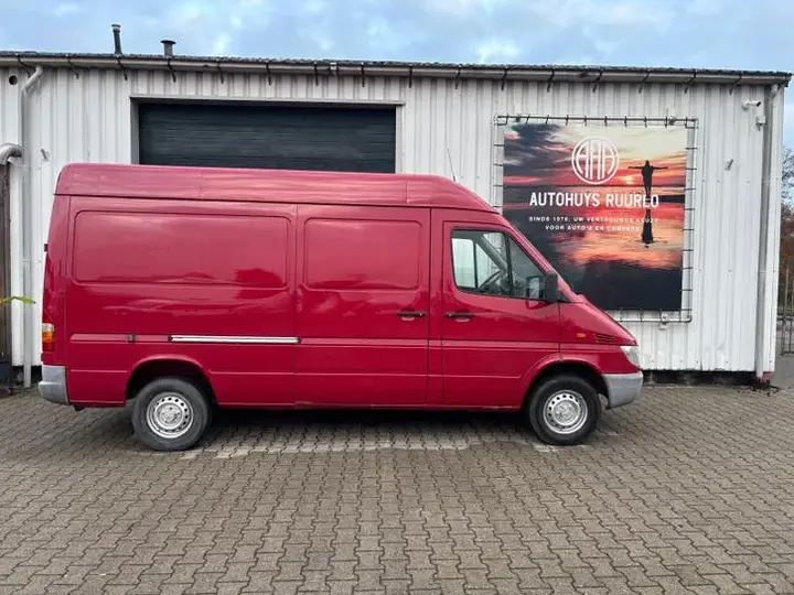 Mercedes-Benz Sprinter 2001 photo 2