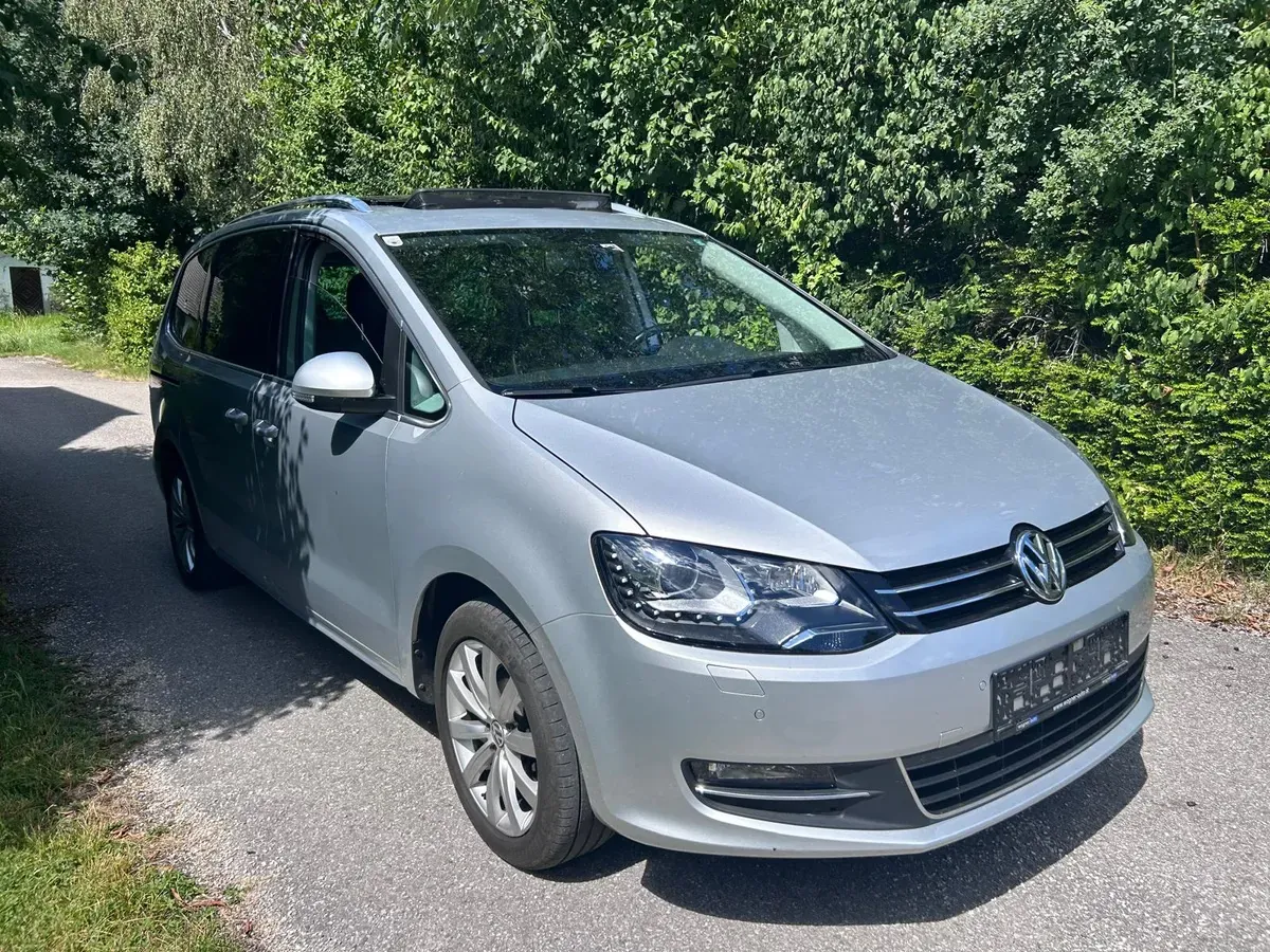 Volkswagen Sharan 2012 photo 2