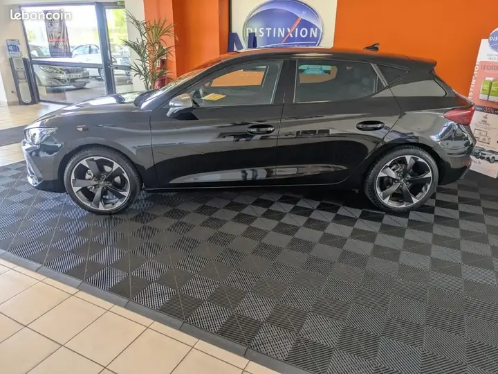 Cupra Leon 2025 photo 2
