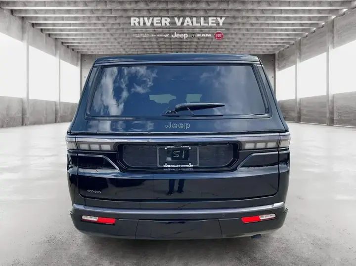 Jeep Grand Wagoneer 2026 photo 4