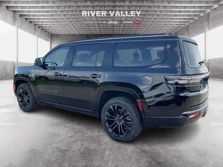 Jeep Grand Wagoneer 2026 photo 5