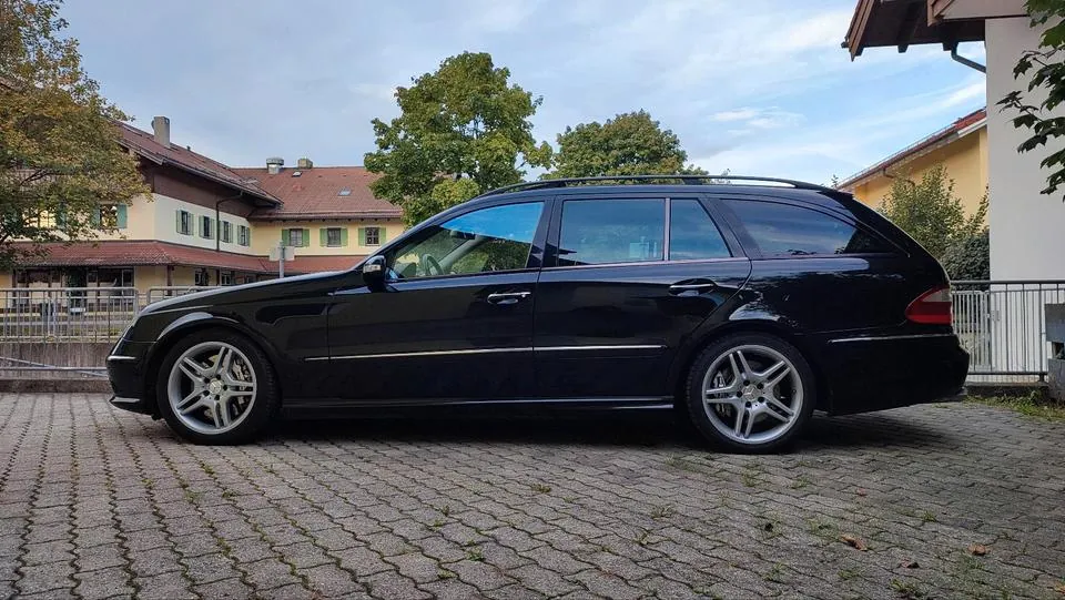 Mercedes-Benz E 55 Amg S211