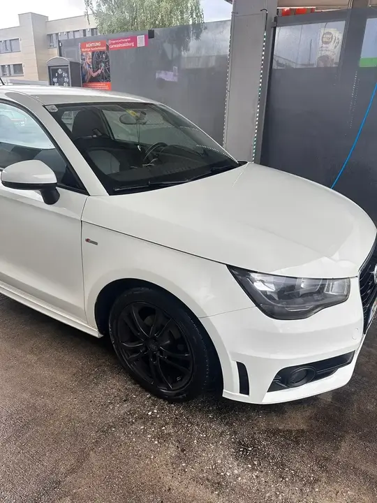 Audi A1 2011 photo 3