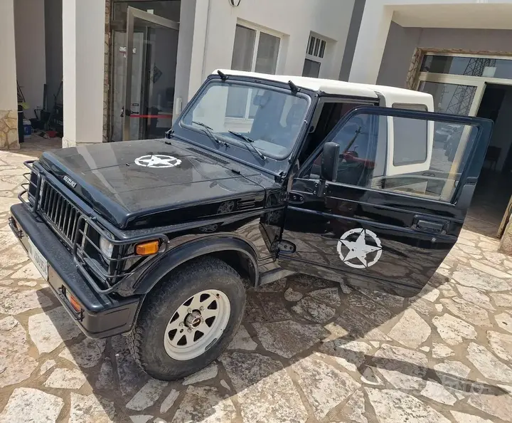 Suzuki Samurai 1988 photo 3