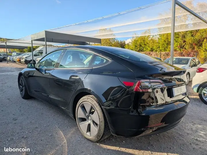 Tesla Model 3 2022 photo 4