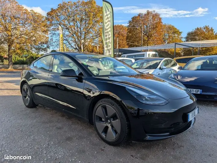 Tesla Model 3 2022 photo 3