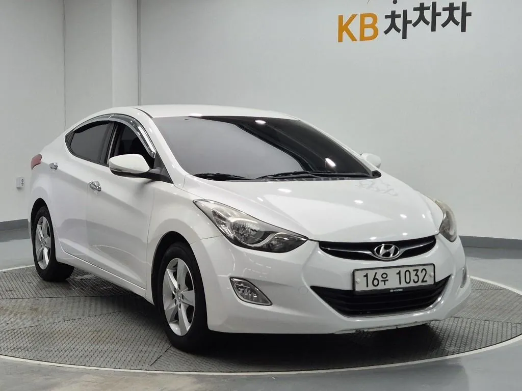 Hyundai Elantra 2011 photo 4
