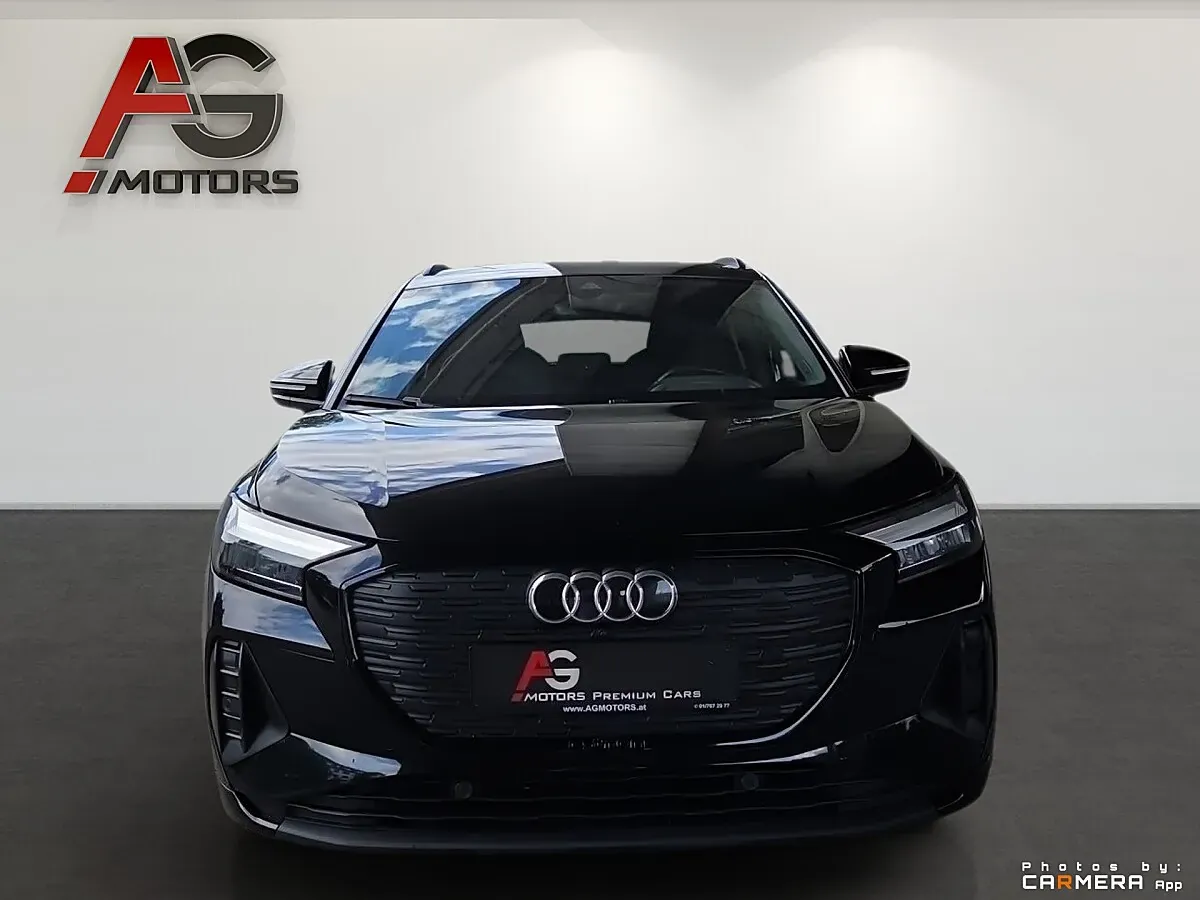 Audi Q4 2023 photo 2