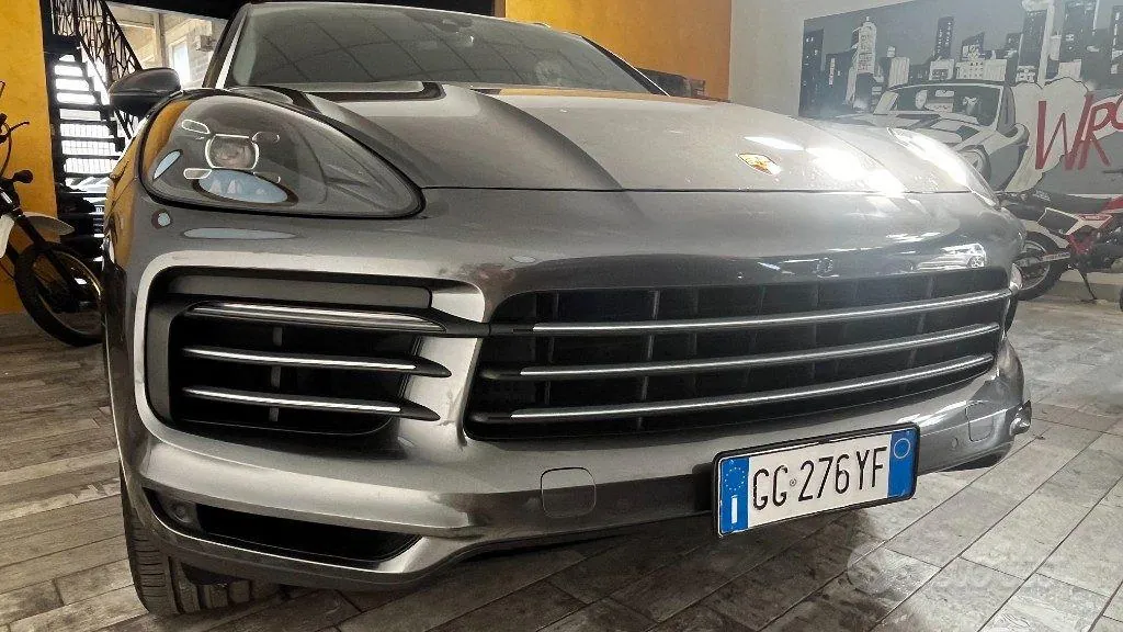 Porsche Cayenne 2021 photo 2