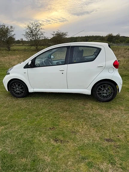 Toyota Aygo 2009 photo 2