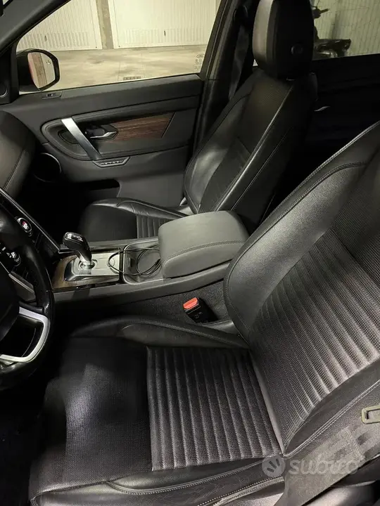 Land Rover Discovery Sport 2020 photo 5