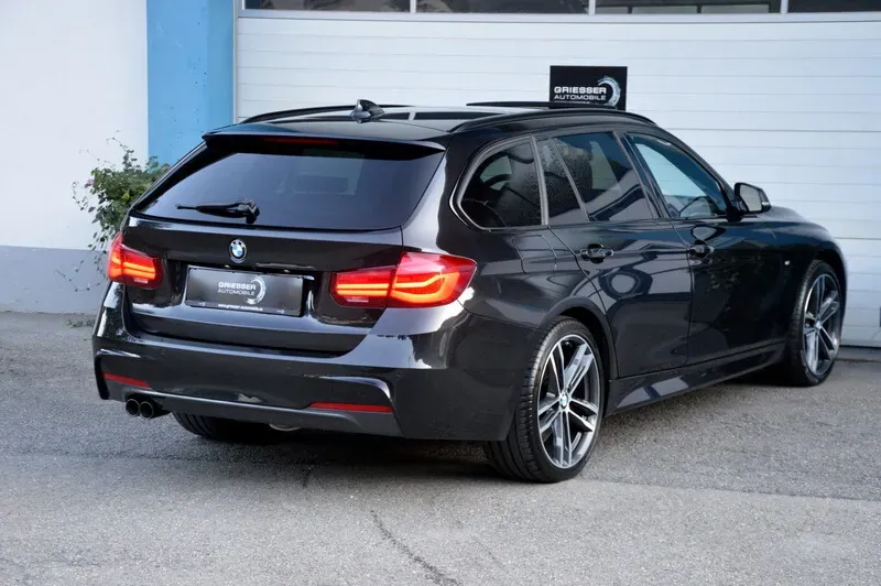 BMW 3 Series 2019 photo 2