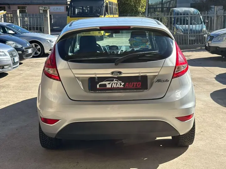 Ford Fiesta 2010 photo 4