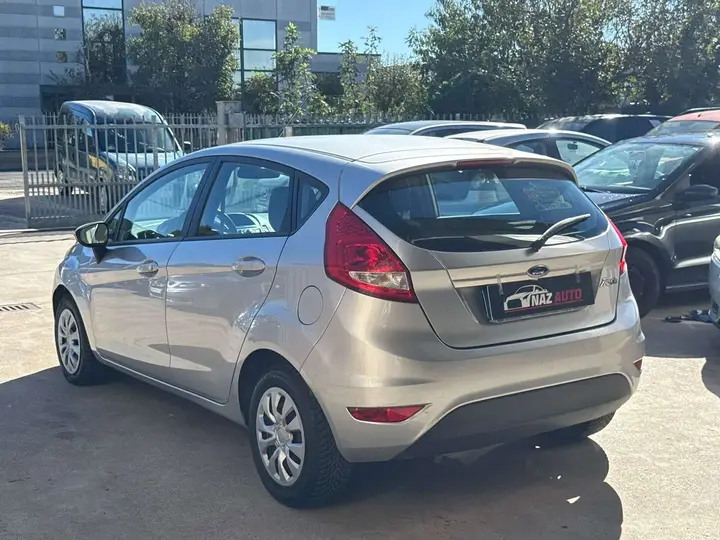 Ford Fiesta 2010 photo 5