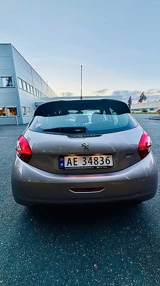 Peugeot 208 2012 photo 3