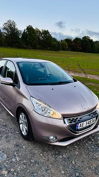 Peugeot 208 2012 photo 4