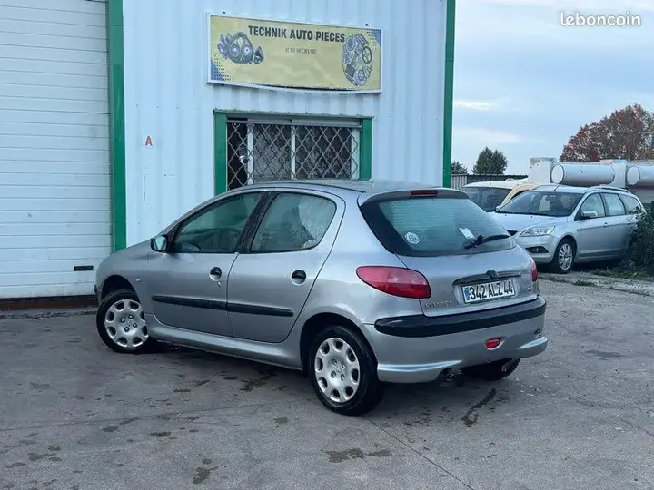 Peugeot 206 2000 photo 3