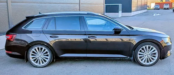 Skoda Superb 2017 photo 2