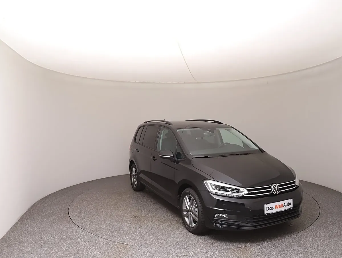 Volkswagen Touran 2026 photo 2