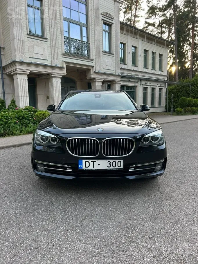 BMW 740 2012 photo 4