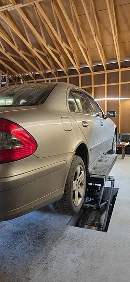 Mercedes-Benz E200 D 2007 photo 3