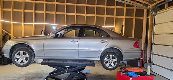 Mercedes-Benz E200 D