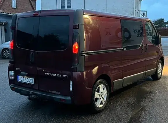 Opel Vivaro 2004 photo 2