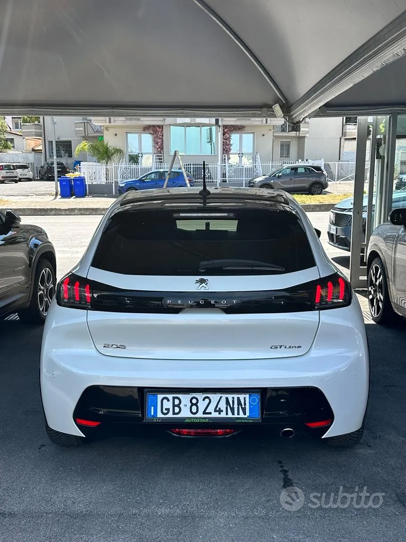 Peugeot 208 2020 photo 4
