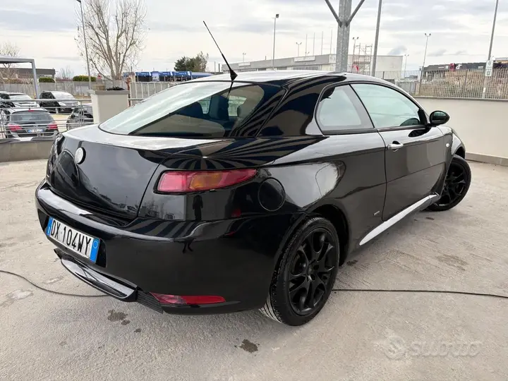 Alfa Romeo Gt 2009 photo 3