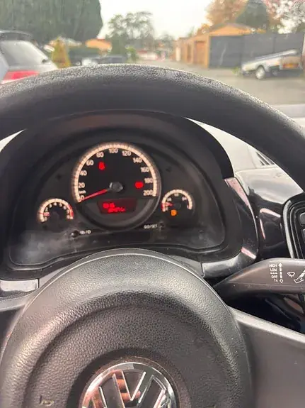 Volkswagen Up 2014 photo 5