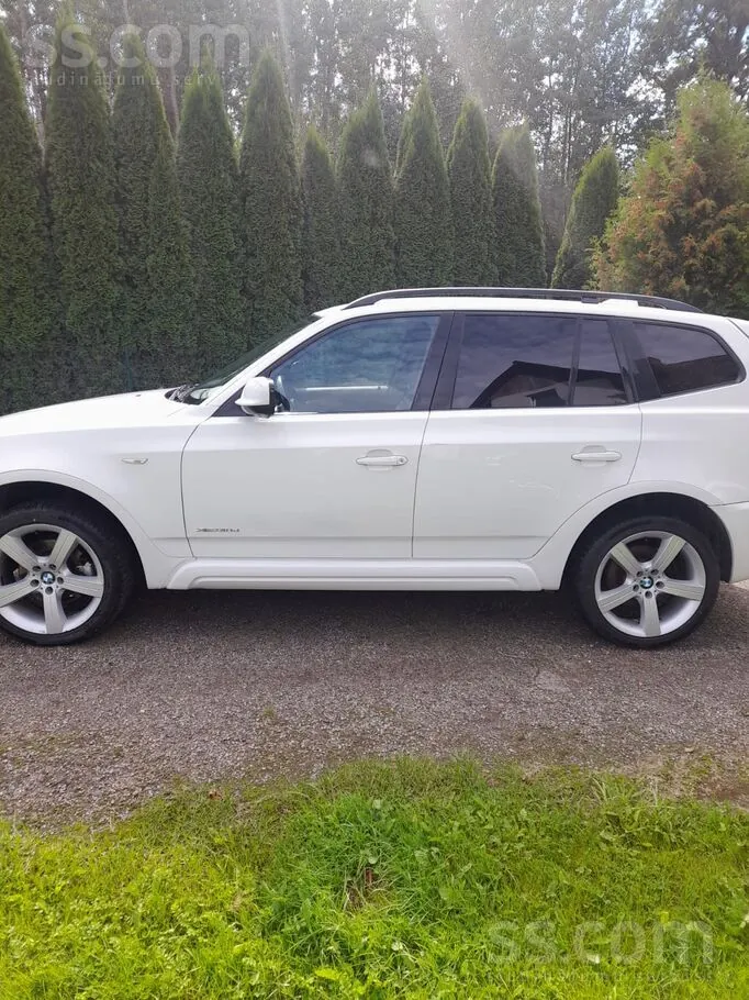 BMW X3 2010 photo 2