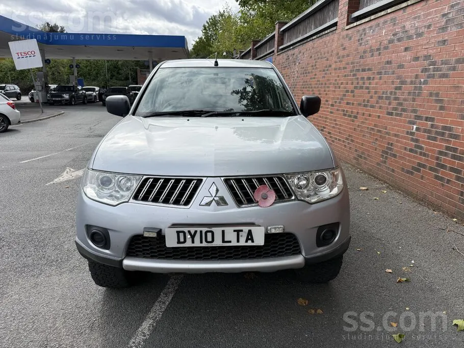 Mitsubishi L200 2010 photo 2