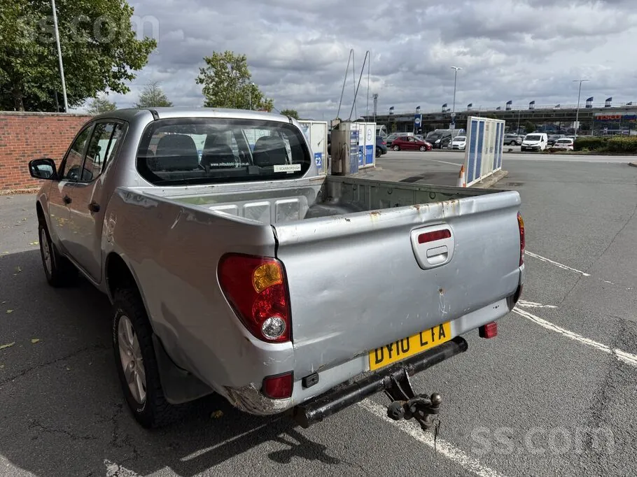Mitsubishi L200 2010 photo 4