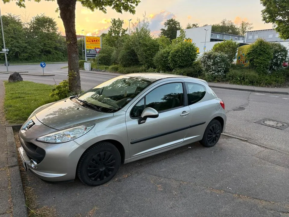 Peugeot 207