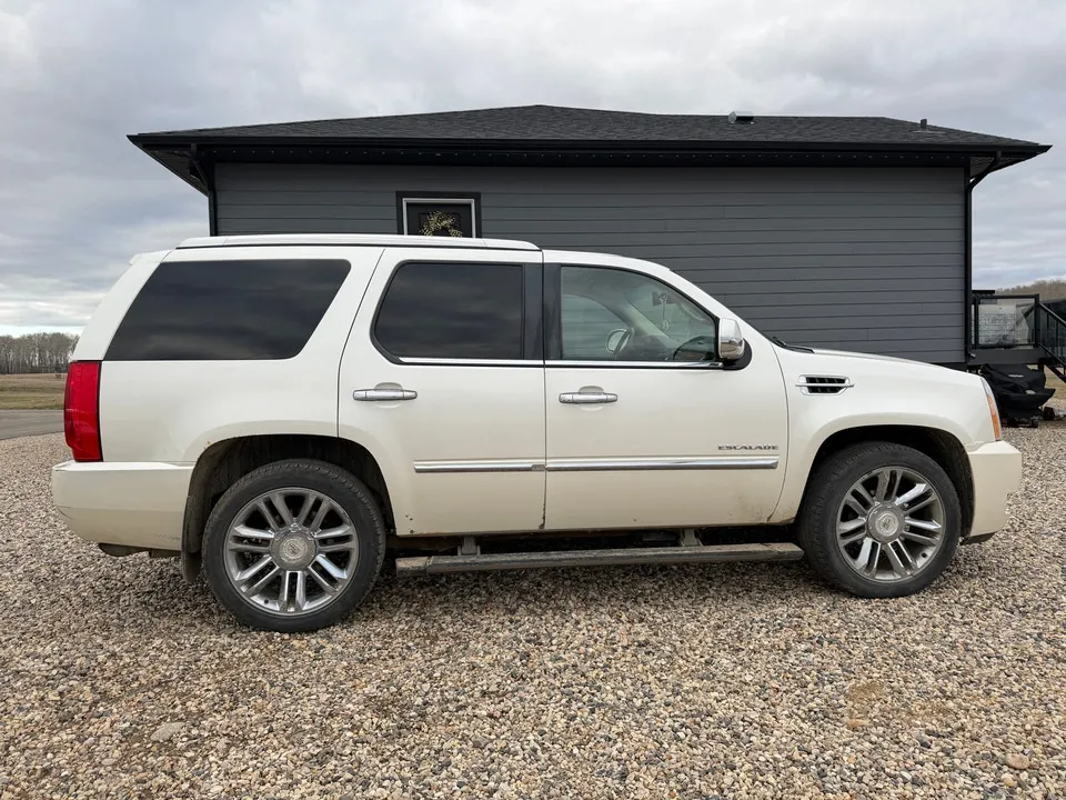 Cadillac Escalade 2011 photo 3