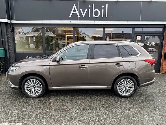 Mitsubishi Outlander 2019 photo 2