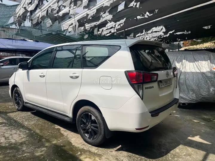 Toyota Innova 2018 photo 2
