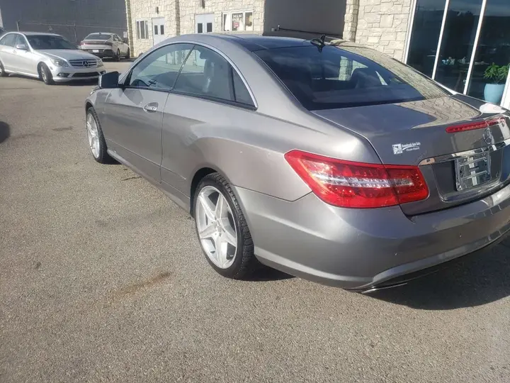Mercedes-Benz E-Class 2012 photo 2