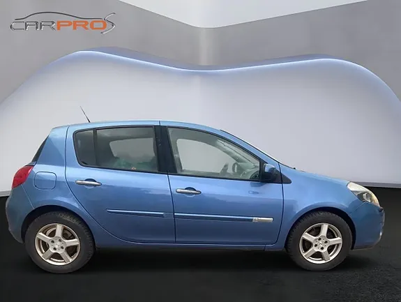 Renault Clio 2010 photo 5