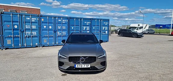 Volvo V60 2022 photo 2