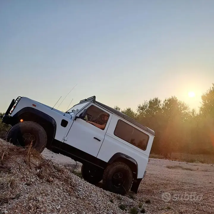 Land Rover Defender 1989 photo 2